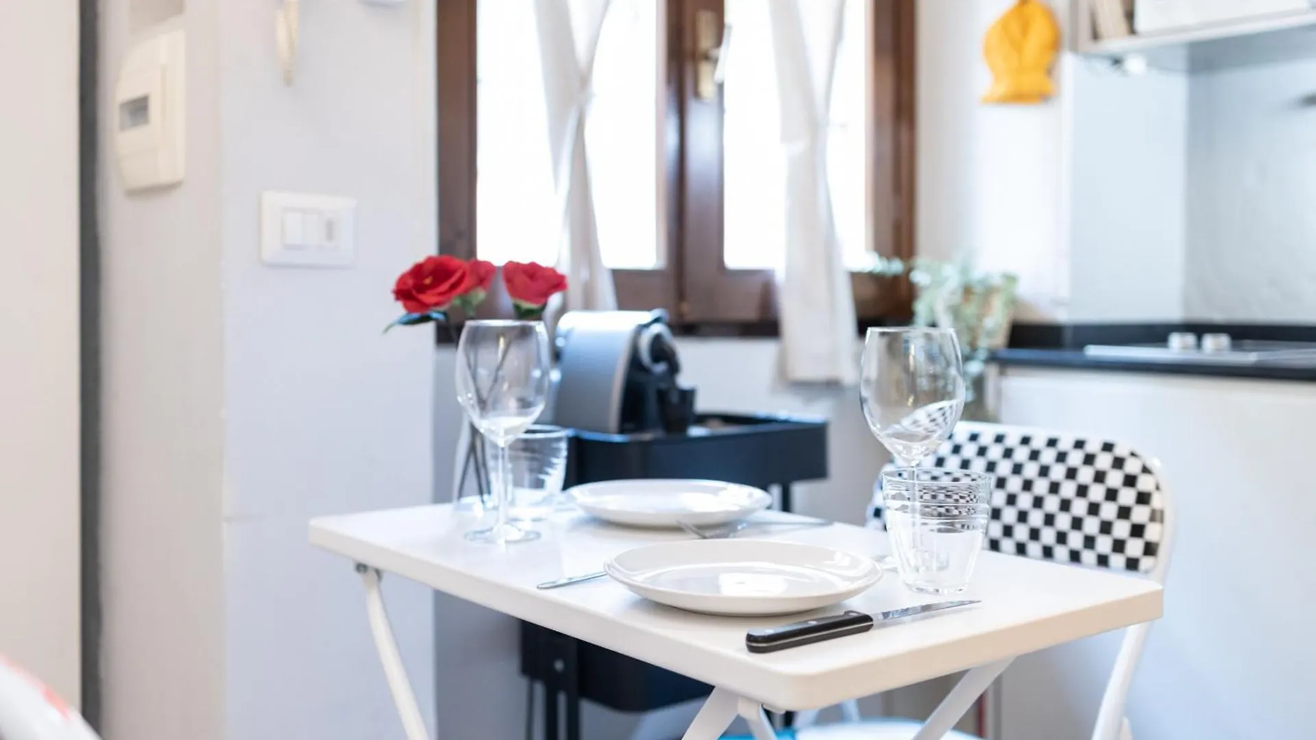 Two Steps From-Duomo Design One Room Flat Milan Apartment